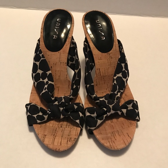Unique Vintage Shoes - Unisa women's shoes size 8 heels 👠 good condition